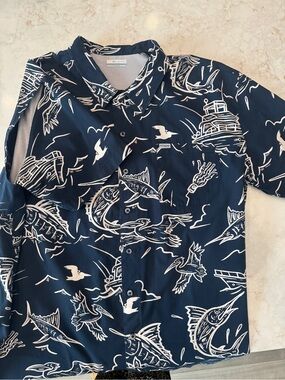 Columbia Navy Blue & White Nautical Print Button-Up Shirt